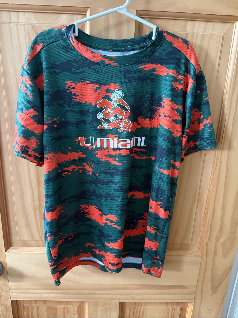 Boys Size Medium (10/12) University Miami Hurricanes T-Shirt. Has Flaws, See Pic